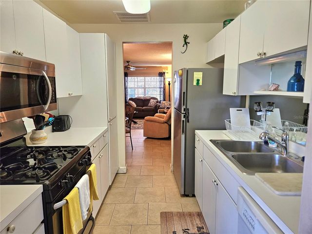 10037 62ND TERRACE N 9, St Petersburg, FL 33708