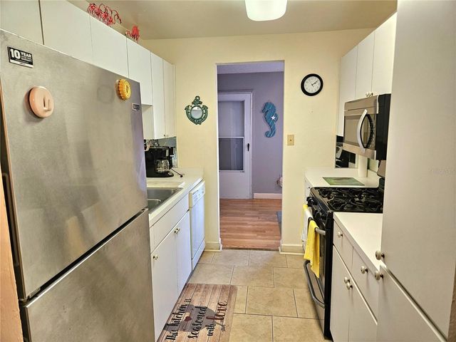 10037 62ND TERRACE N 9, St Petersburg, FL 33708