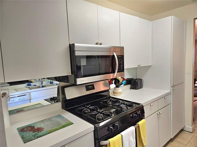 10037 62ND TERRACE N 9, St Petersburg, FL 33708