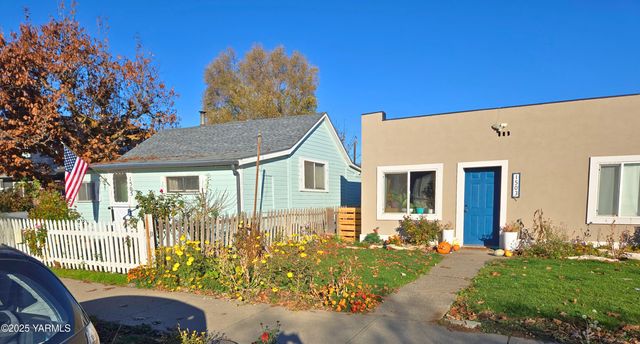 1505 Fairbanks Ave, Yakima, WA 98902