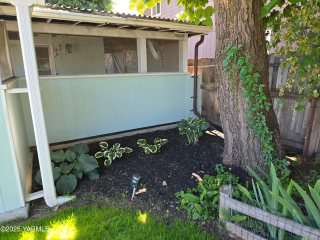 1505 Fairbanks Ave, Yakima, WA 98902