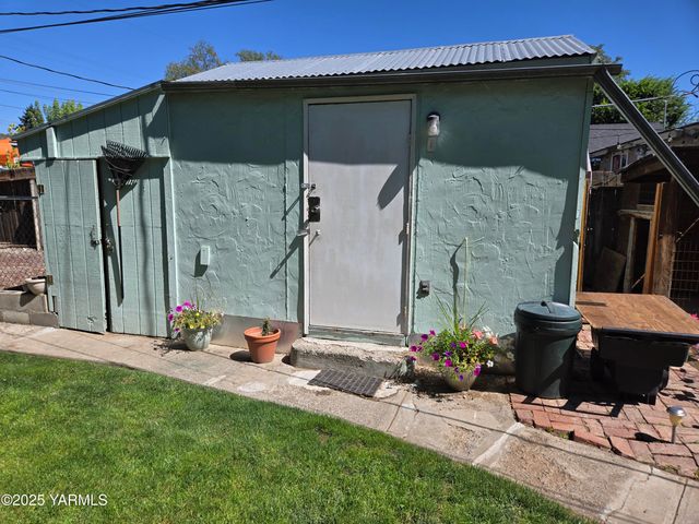 1505 Fairbanks Ave, Yakima, WA 98902