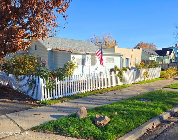 1505 Fairbanks Ave, Yakima, WA 98902