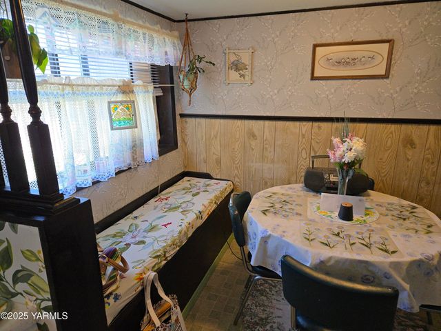 1505 Fairbanks Ave, Yakima, WA 98902