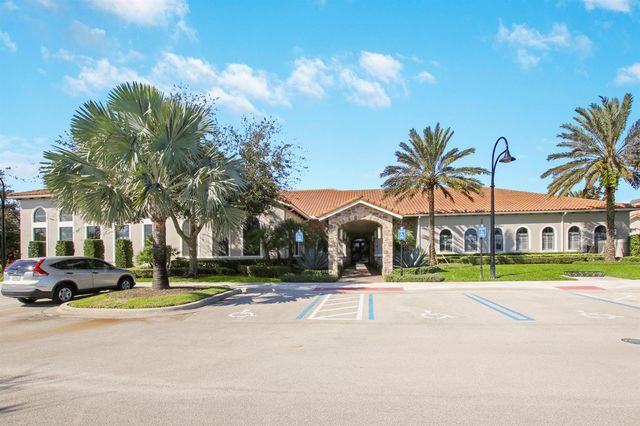 20015 SW Caserta Way, Port St. Lucie, FL 34986