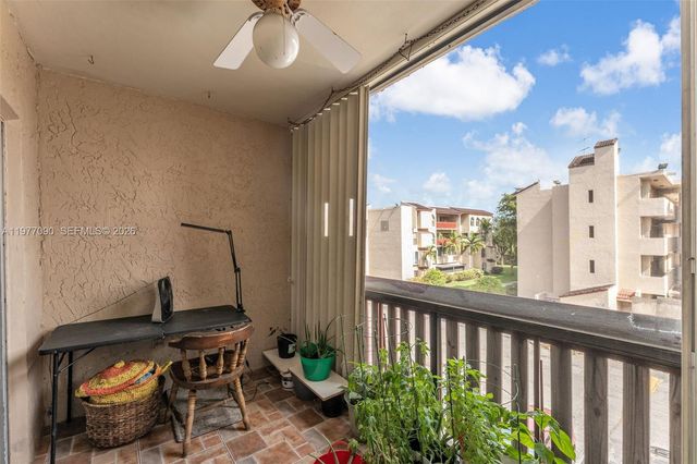 10641 SW 108th Ave 3D, Miami, FL 33176