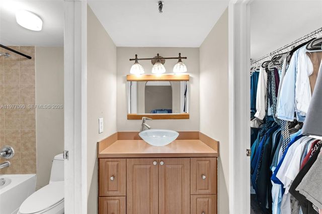 10641 SW 108th Ave 3D, Miami, FL 33176