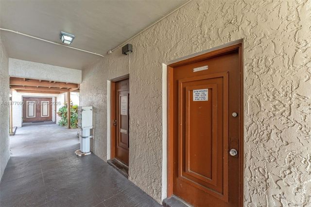 10641 SW 108th Ave 3D, Miami, FL 33176