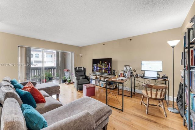 10641 SW 108th Ave 3D, Miami, FL 33176