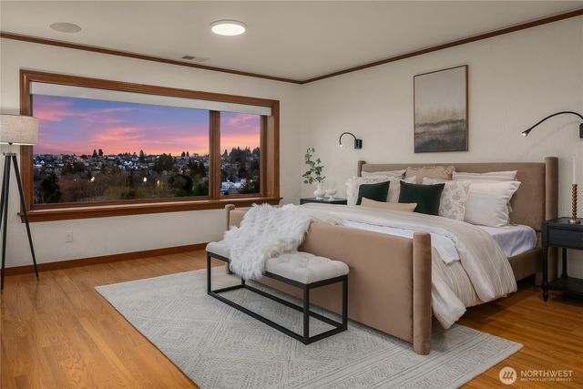 2409 29th Avenue W, Seattle, WA 98199