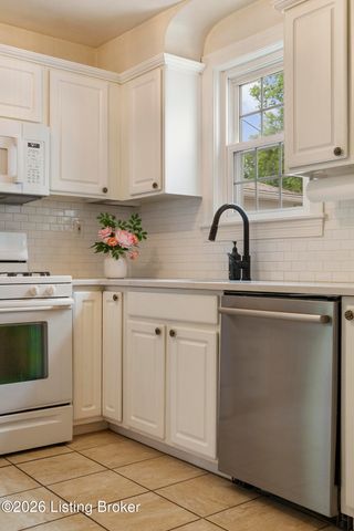 113 Ridgeway Ave, Louisville, KY 40207