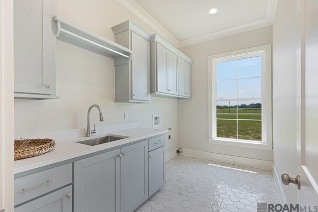 791 Saint Barnabas Ln, Gonzales, LA 70737