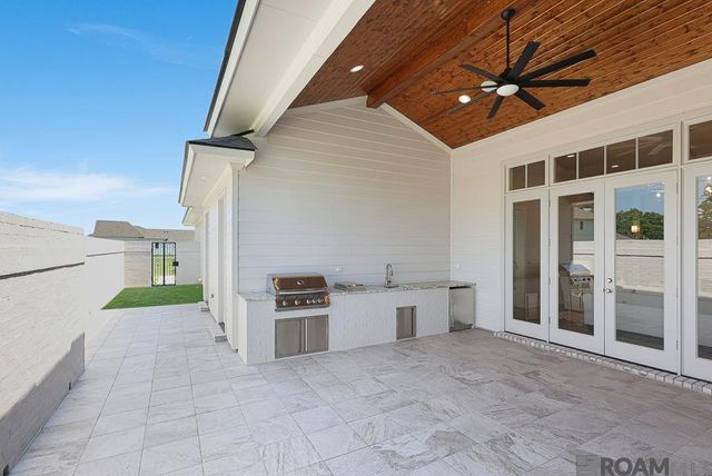 791 Saint Barnabas Ln, Gonzales, LA 70737