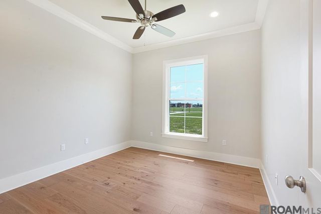 791 Saint Barnabas Ln, Gonzales, LA 70737