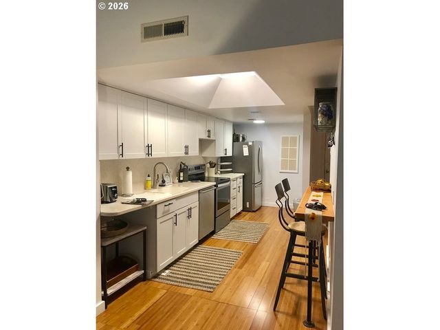 6605 W BURNSIDE St 156, Portland, OR 97210