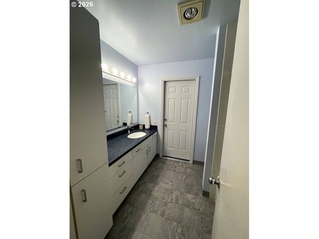 6605 W BURNSIDE St 156, Portland, OR 97210