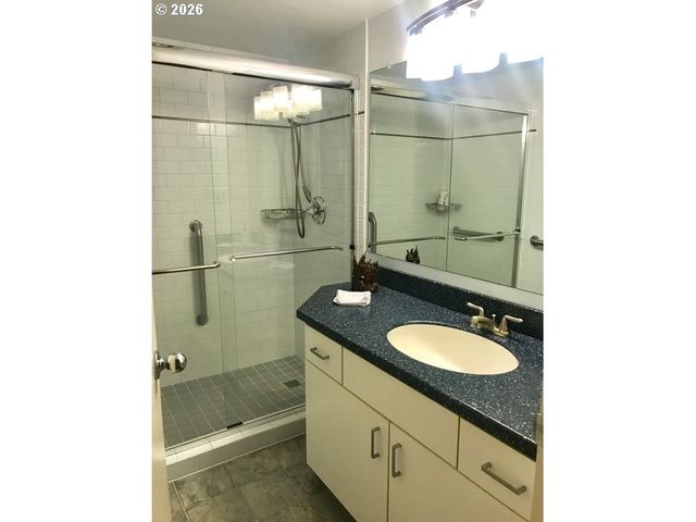 6605 W BURNSIDE St 156, Portland, OR 97210