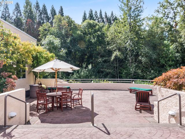 6605 W BURNSIDE St 156, Portland, OR 97210