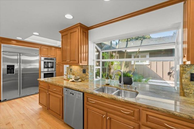 12095 Brookglen Drive, Saratoga, CA 95070