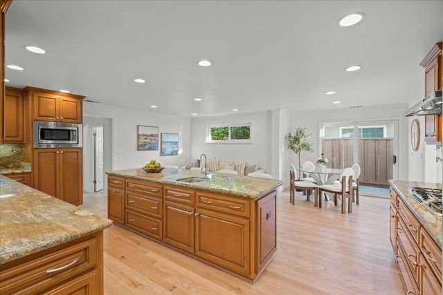 12095 Brookglen Drive, Saratoga, CA 95070