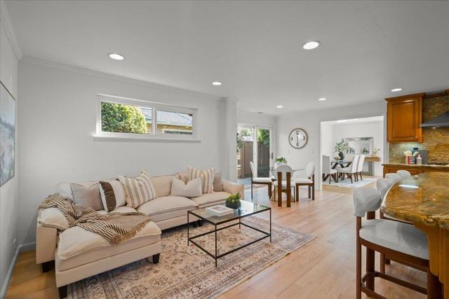 12095 Brookglen Drive, Saratoga, CA 95070