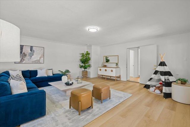 12095 Brookglen Drive, Saratoga, CA 95070