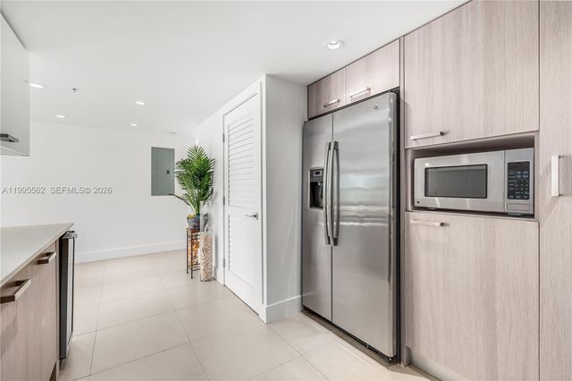 1133 102nd St 601, Bay Harbor Islands, FL 33154