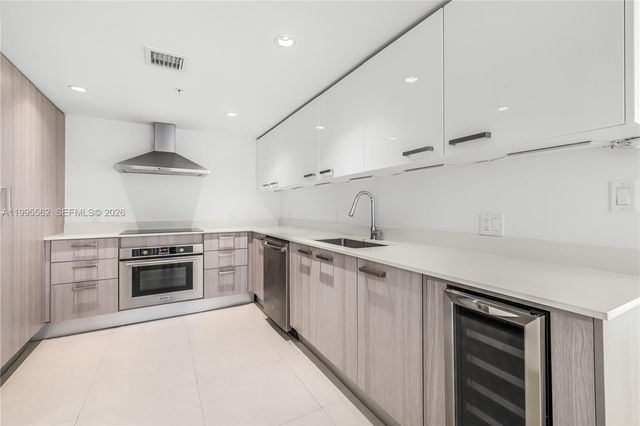 1133 102nd St 601, Bay Harbor Islands, FL 33154