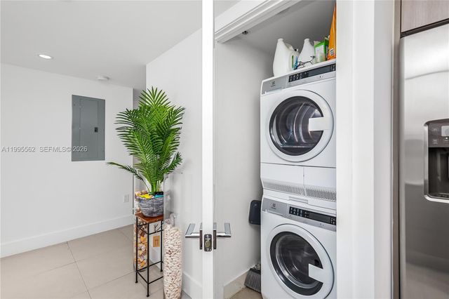 1133 102nd St 601, Bay Harbor Islands, FL 33154