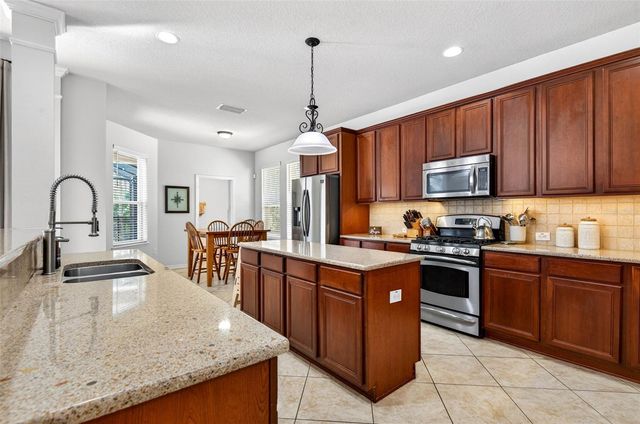 6604 PORTLAND OAK COURT, Tampa, FL 33647