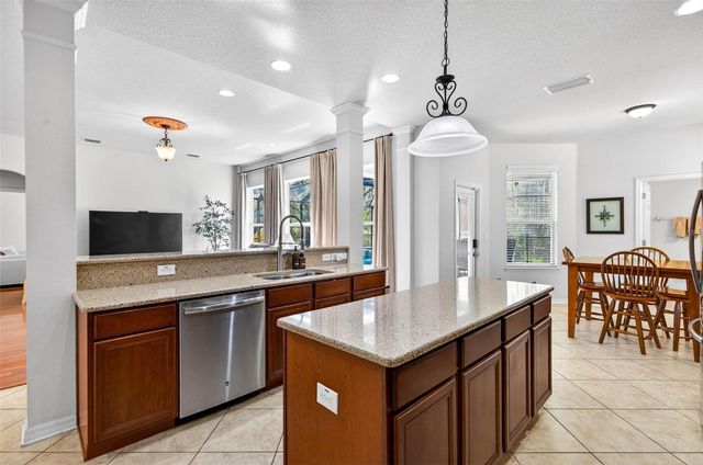 6604 PORTLAND OAK COURT, Tampa, FL 33647