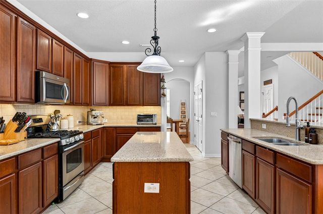 6604 PORTLAND OAK COURT, Tampa, FL 33647