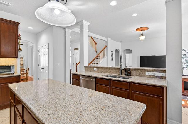 6604 PORTLAND OAK COURT, Tampa, FL 33647