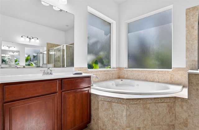 6604 PORTLAND OAK COURT, Tampa, FL 33647