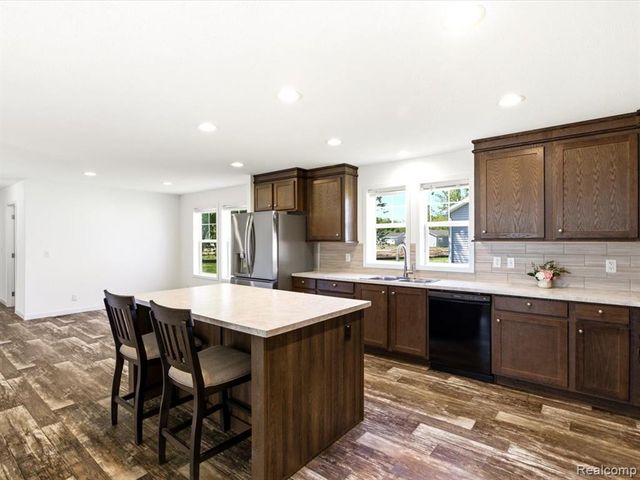 10914 Le Grande Court, Ira, MI 48023