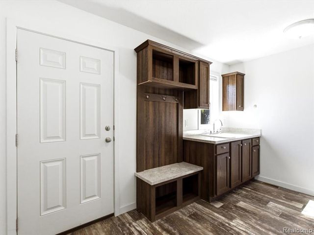 10914 Le Grande Court, Ira, MI 48023