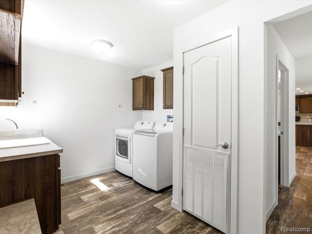 10914 Le Grande Court, Ira, MI 48023