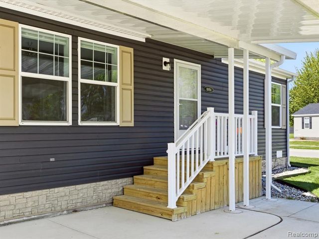 10914 Le Grande Court, Ira, MI 48023