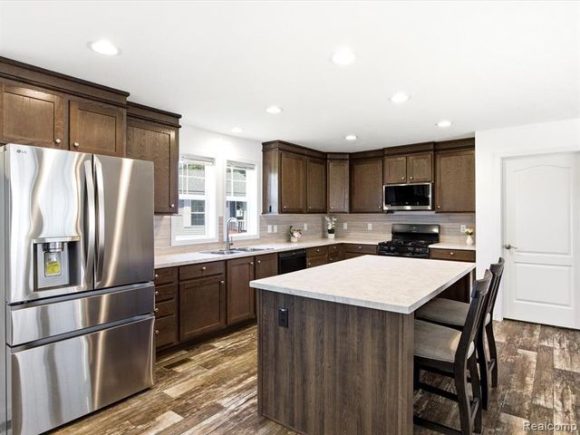 10914 Le Grande Court, Ira, MI 48023