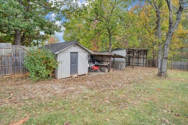 945 Burnt Chimney RD, Wirtz, VA 24184