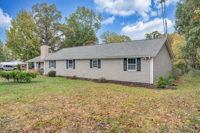 945 Burnt Chimney RD, Wirtz, VA 24184