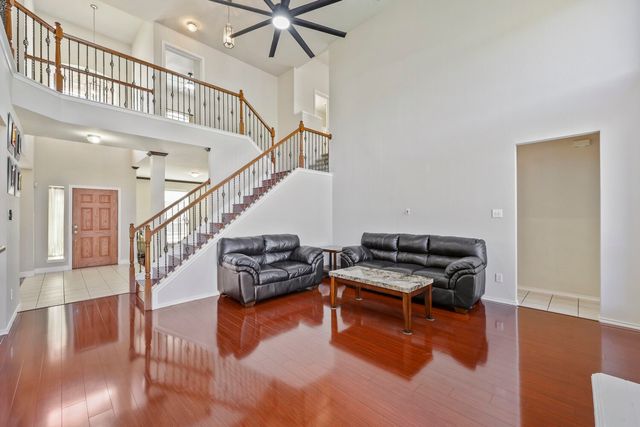 5828 Ivy Glen Drive, Grand Prairie, TX 75052