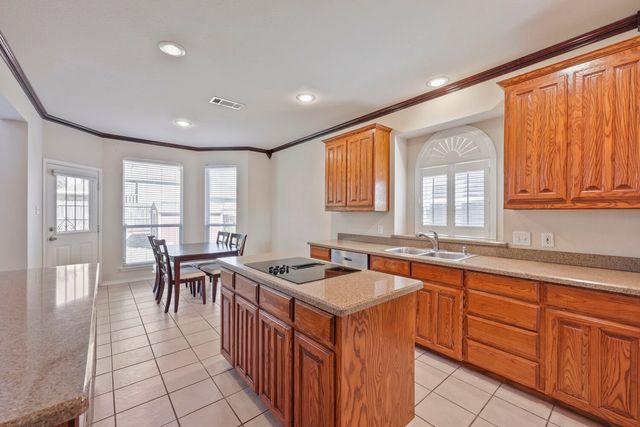 5828 Ivy Glen Drive, Grand Prairie, TX 75052