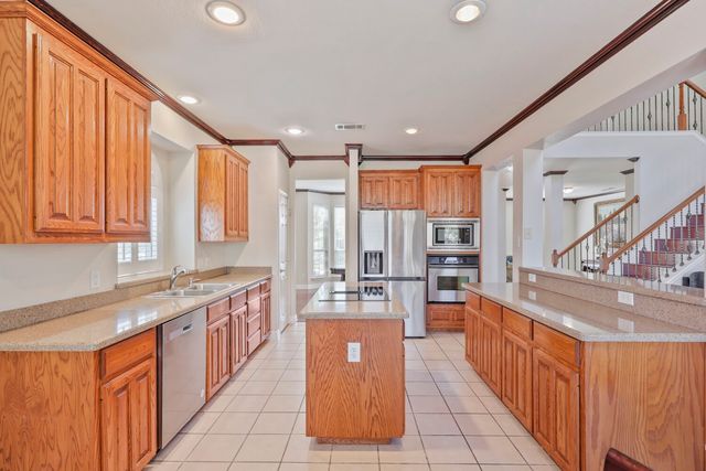 5828 Ivy Glen Drive, Grand Prairie, TX 75052