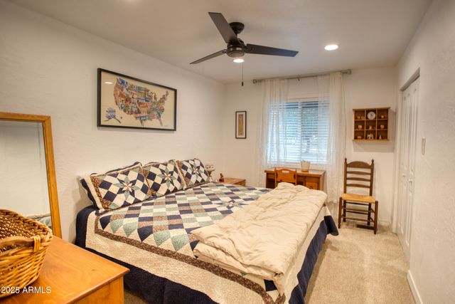 1912 Little Doe Trail, Overgaard, AZ 85933