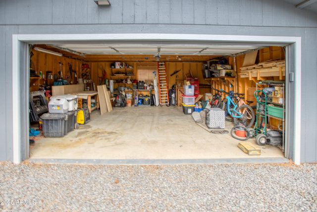 1912 Little Doe Trail, Overgaard, AZ 85933