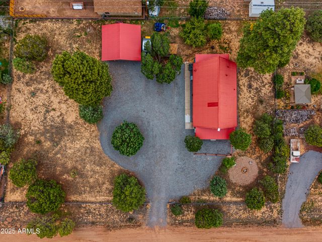 1912 Little Doe Trail, Overgaard, AZ 85933