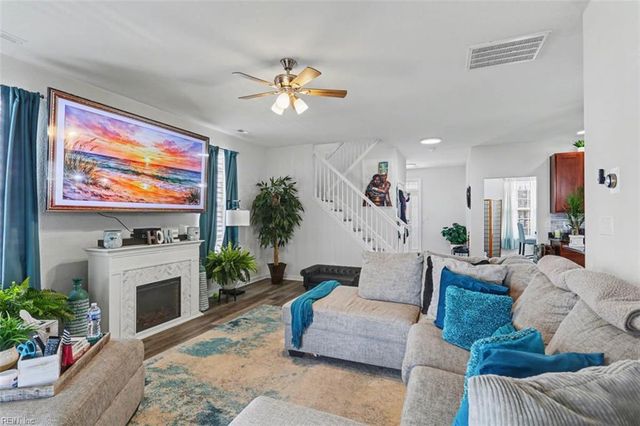 326 Sedium LN, Portsmouth, VA 23701