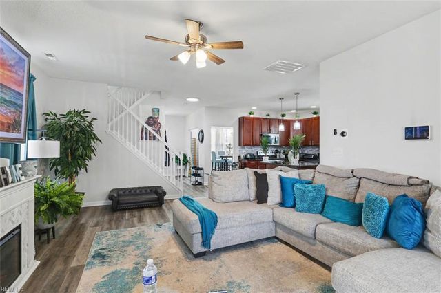 326 Sedium LN, Portsmouth, VA 23701