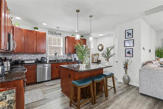 326 Sedium LN, Portsmouth, VA 23701